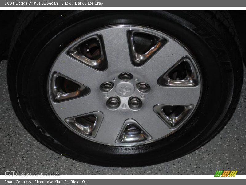  2001 Stratus SE Sedan Wheel