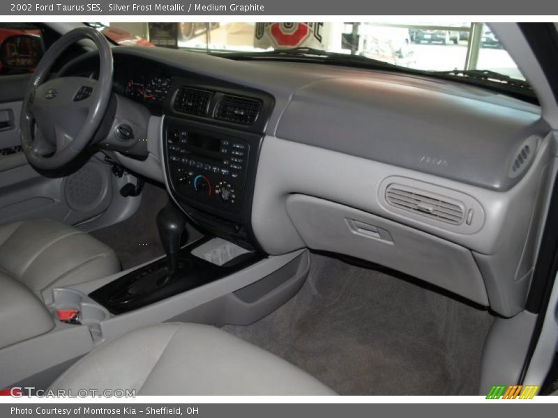 Silver Frost Metallic / Medium Graphite 2002 Ford Taurus SES