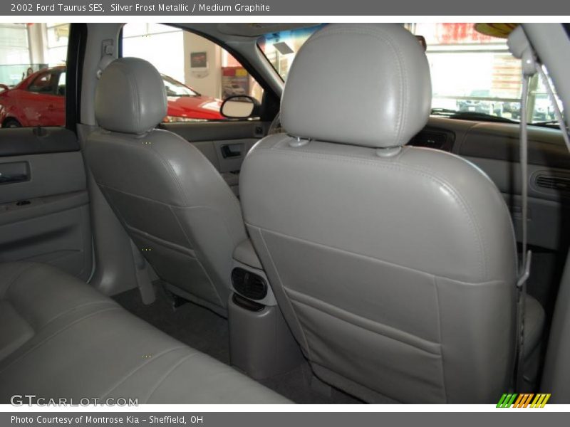 Silver Frost Metallic / Medium Graphite 2002 Ford Taurus SES