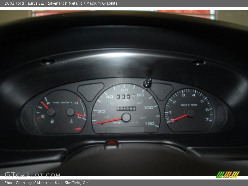 Silver Frost Metallic / Medium Graphite 2002 Ford Taurus SES