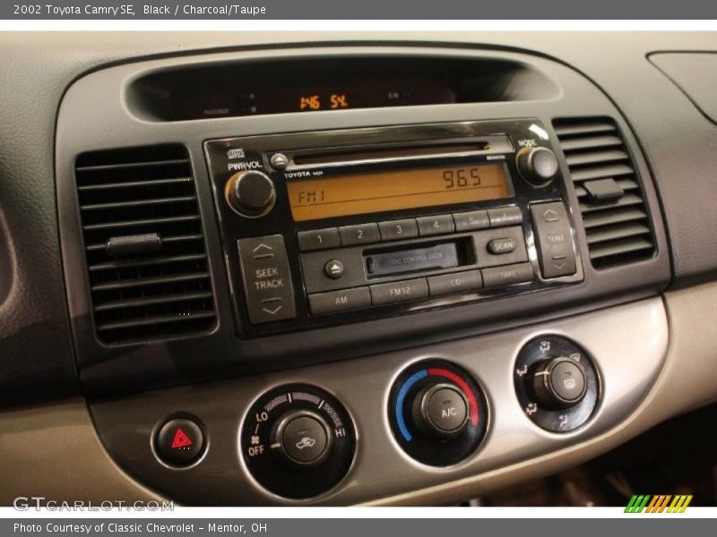 Black / Charcoal/Taupe 2002 Toyota Camry SE