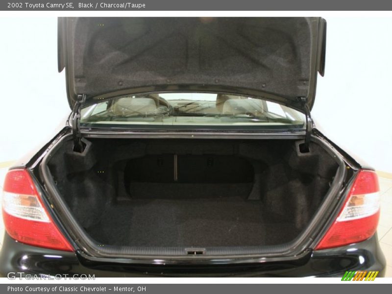 Black / Charcoal/Taupe 2002 Toyota Camry SE