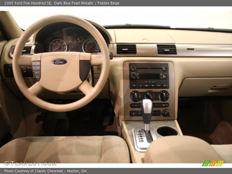 Dashboard of 2005 Five Hundred SE
