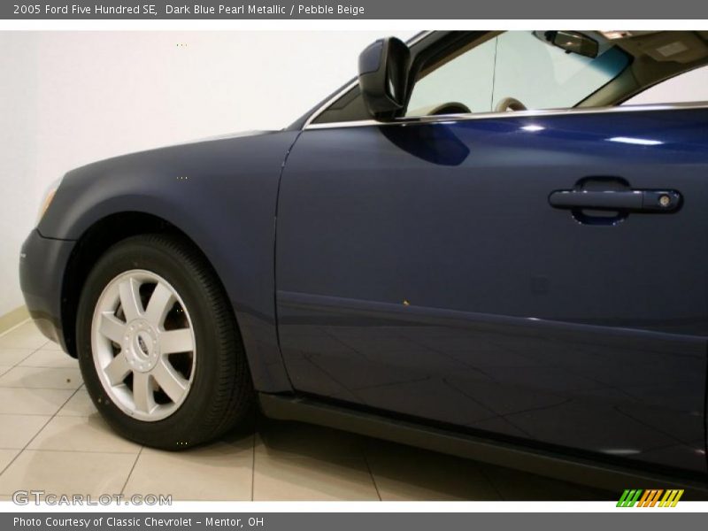 Dark Blue Pearl Metallic / Pebble Beige 2005 Ford Five Hundred SE