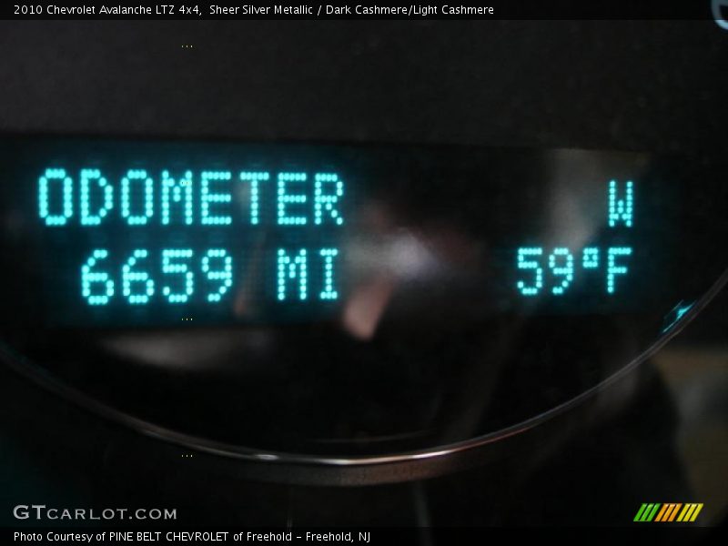 Sheer Silver Metallic / Dark Cashmere/Light Cashmere 2010 Chevrolet Avalanche LTZ 4x4