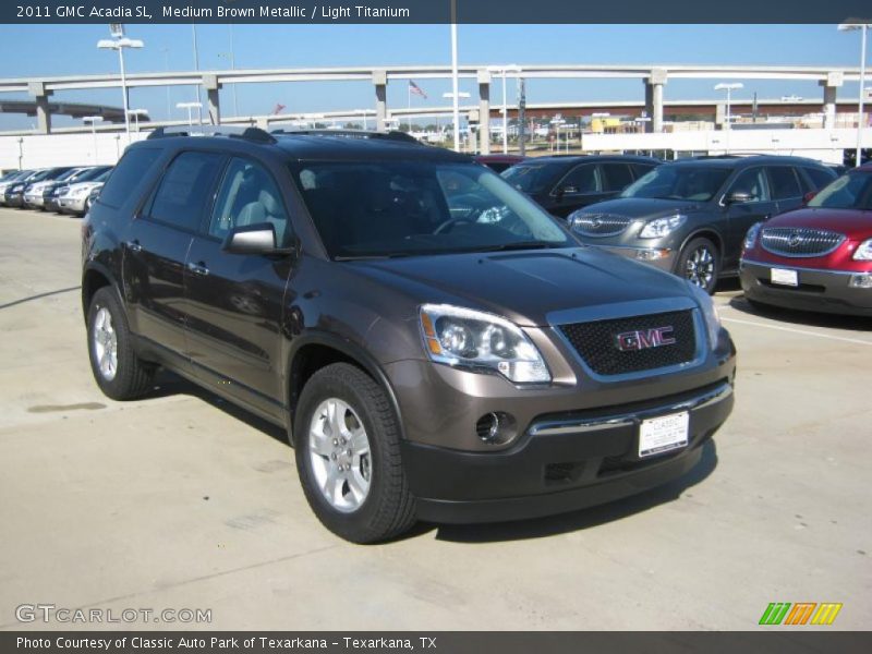 Front 3/4 View of 2011 Acadia SL