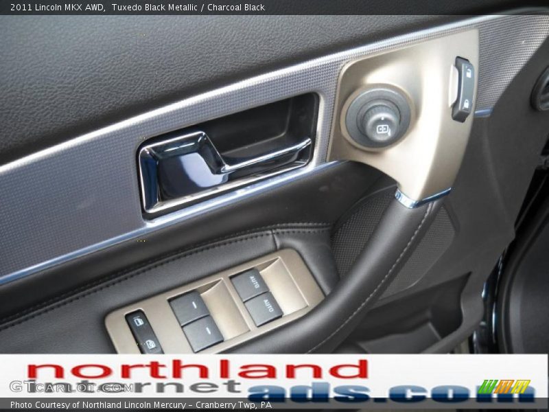 Tuxedo Black Metallic / Charcoal Black 2011 Lincoln MKX AWD