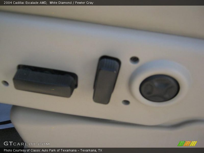 White Diamond / Pewter Gray 2004 Cadillac Escalade AWD