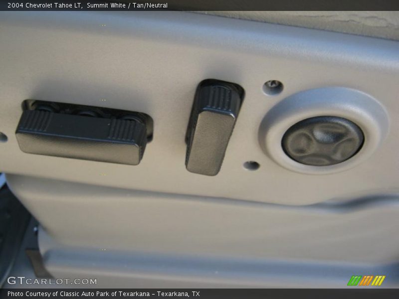 Summit White / Tan/Neutral 2004 Chevrolet Tahoe LT