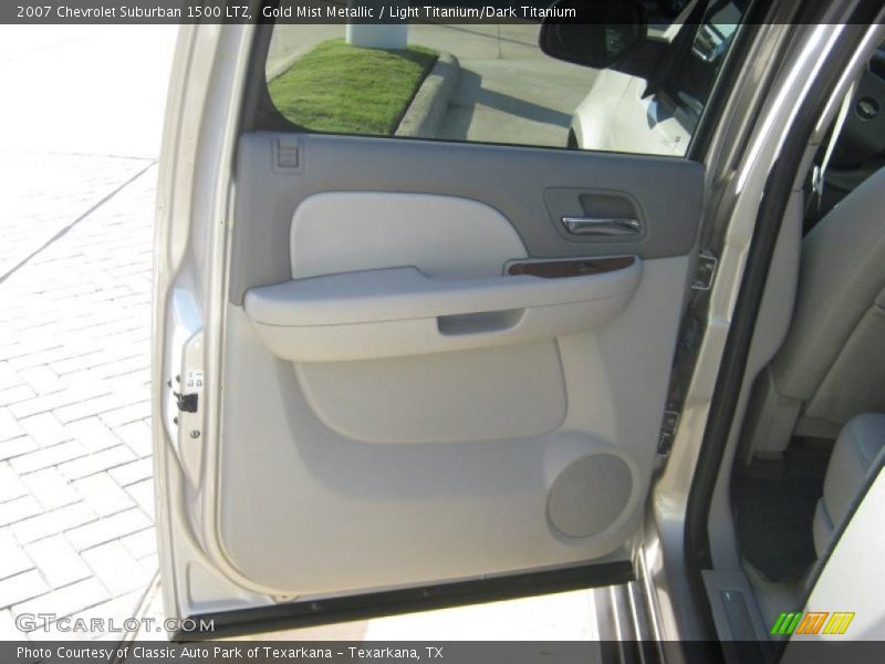 Gold Mist Metallic / Light Titanium/Dark Titanium 2007 Chevrolet Suburban 1500 LTZ