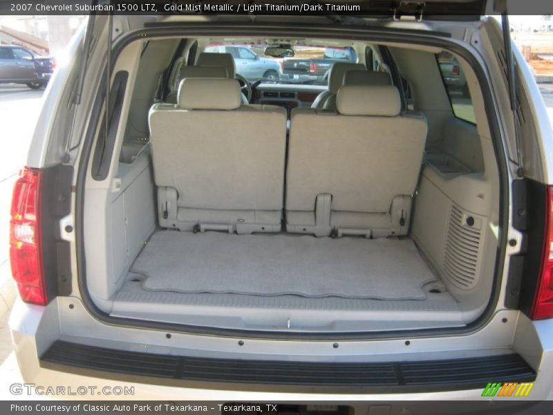  2007 Suburban 1500 LTZ Trunk