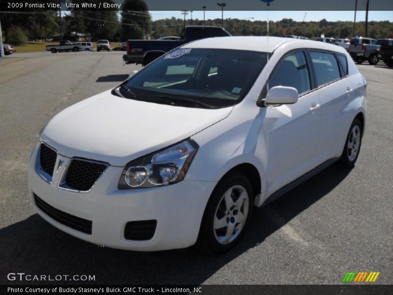 Ultra White / Ebony 2009 Pontiac Vibe