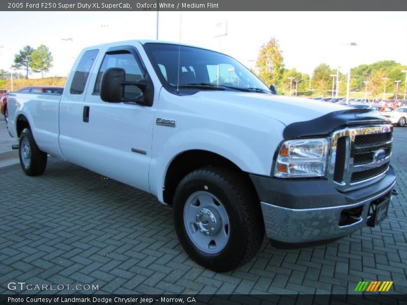 Oxford White / Medium Flint 2005 Ford F250 Super Duty XL SuperCab