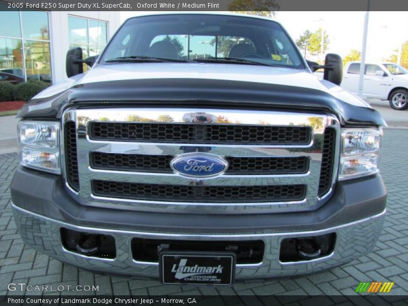 Oxford White / Medium Flint 2005 Ford F250 Super Duty XL SuperCab