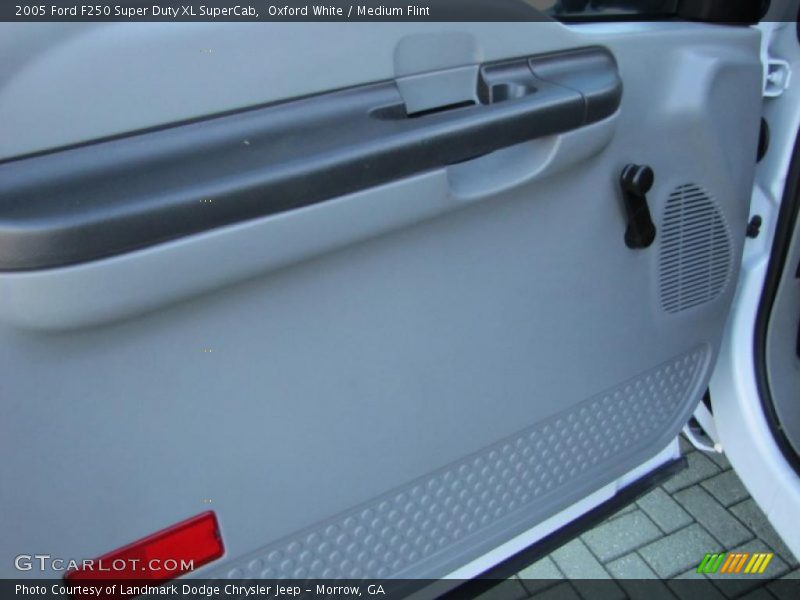 Oxford White / Medium Flint 2005 Ford F250 Super Duty XL SuperCab