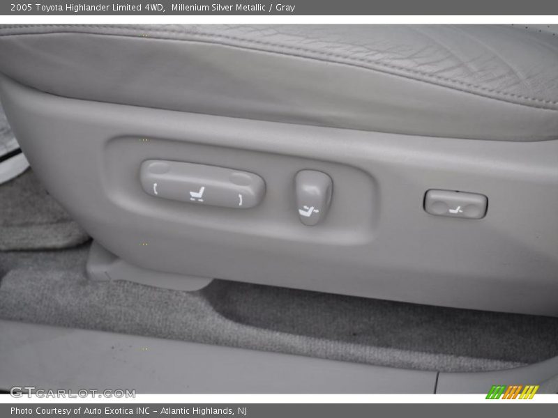 Millenium Silver Metallic / Gray 2005 Toyota Highlander Limited 4WD