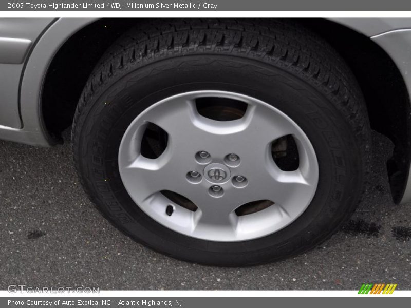 Millenium Silver Metallic / Gray 2005 Toyota Highlander Limited 4WD