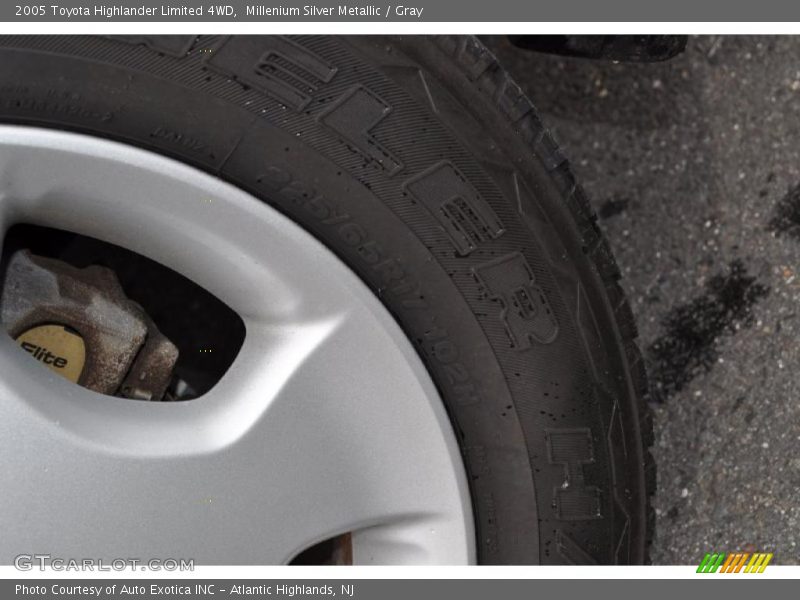 Millenium Silver Metallic / Gray 2005 Toyota Highlander Limited 4WD
