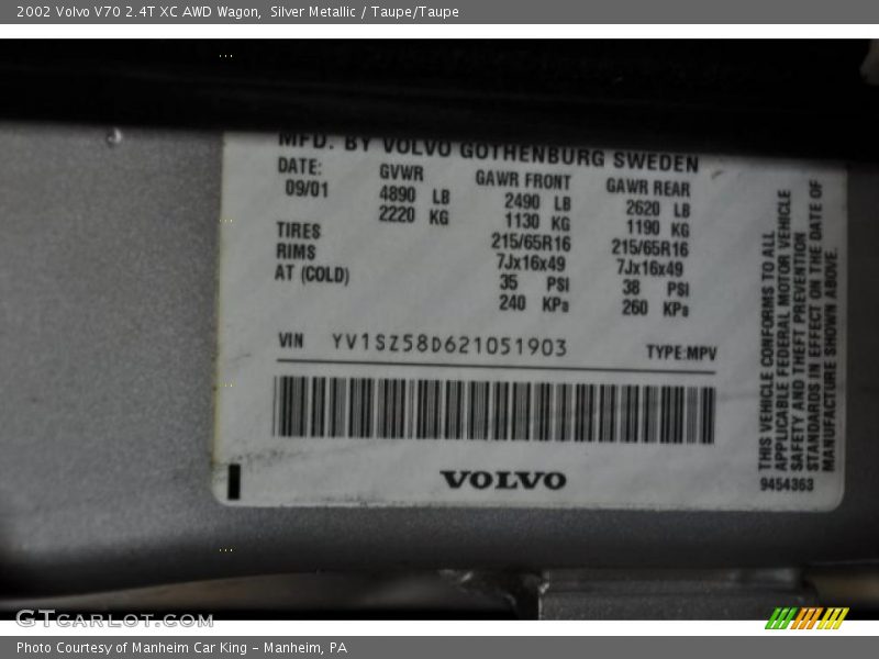 Silver Metallic / Taupe/Taupe 2002 Volvo V70 2.4T XC AWD Wagon