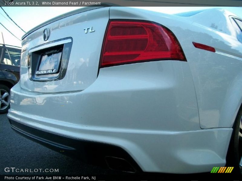 White Diamond Pearl / Parchment 2005 Acura TL 3.2