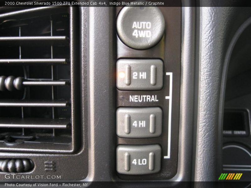 Controls of 2000 Silverado 1500 Z71 Extended Cab 4x4