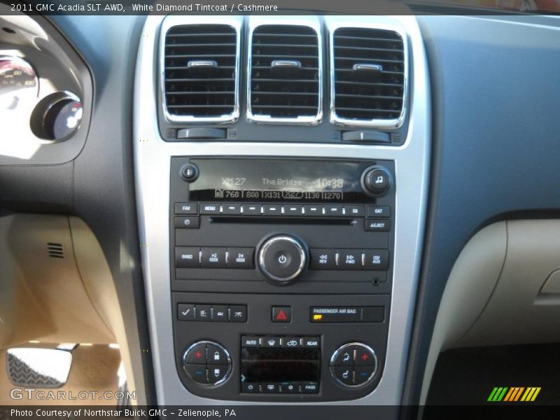 Controls of 2011 Acadia SLT AWD