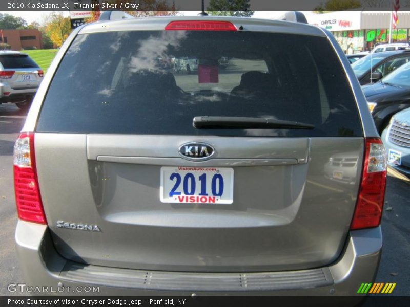 Titanium Silver / Gray 2010 Kia Sedona LX