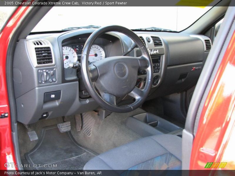 Dashboard of 2005 Colorado Xtreme Crew Cab