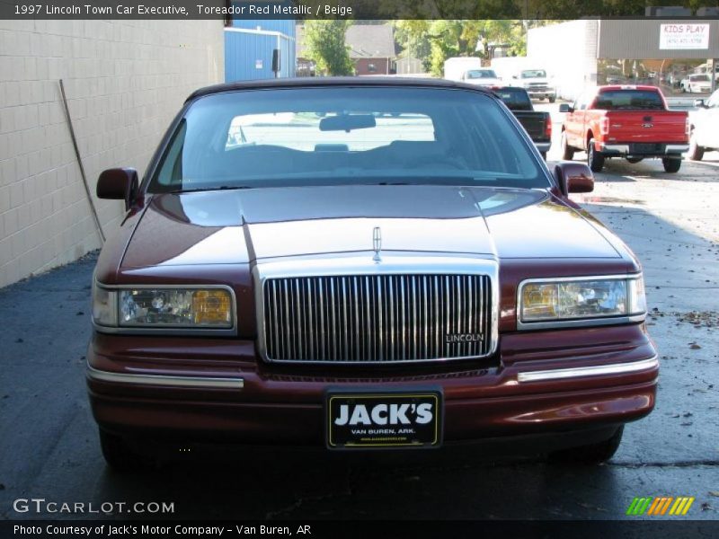 Toreador Red Metallic / Beige 1997 Lincoln Town Car Executive