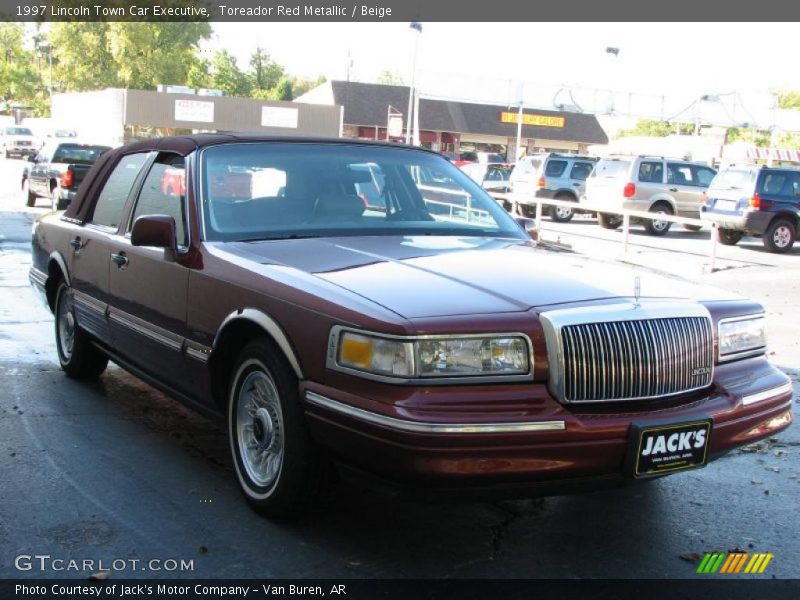 Toreador Red Metallic / Beige 1997 Lincoln Town Car Executive