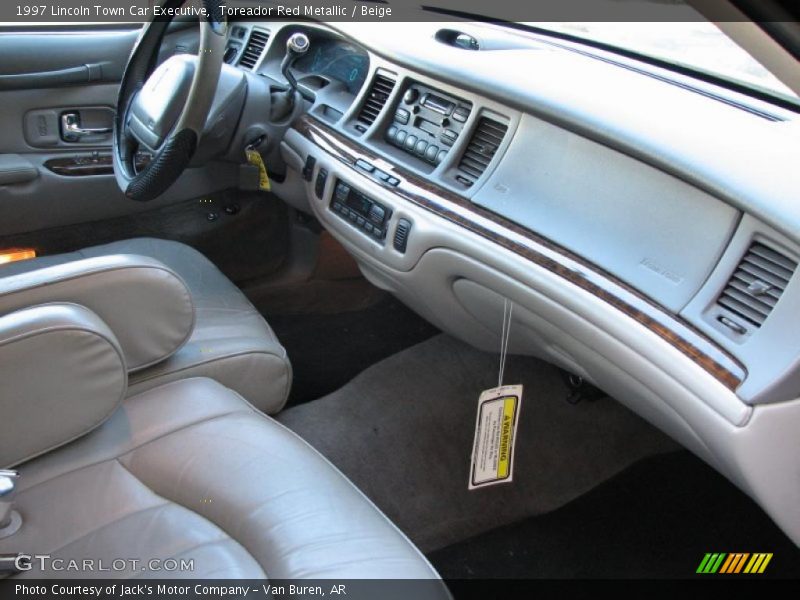 Toreador Red Metallic / Beige 1997 Lincoln Town Car Executive
