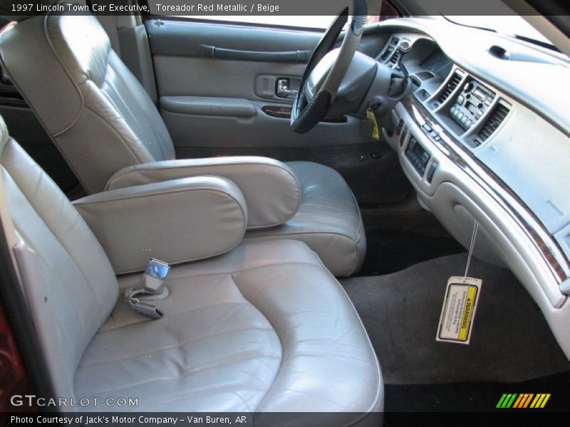 Toreador Red Metallic / Beige 1997 Lincoln Town Car Executive