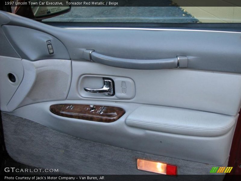 Toreador Red Metallic / Beige 1997 Lincoln Town Car Executive