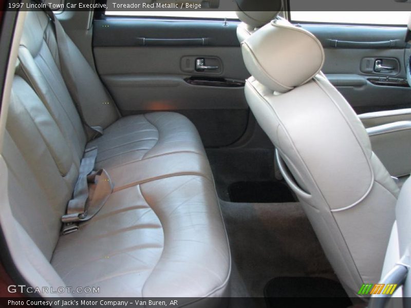 Toreador Red Metallic / Beige 1997 Lincoln Town Car Executive