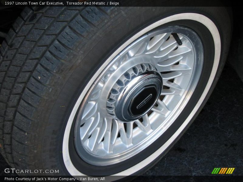 Toreador Red Metallic / Beige 1997 Lincoln Town Car Executive