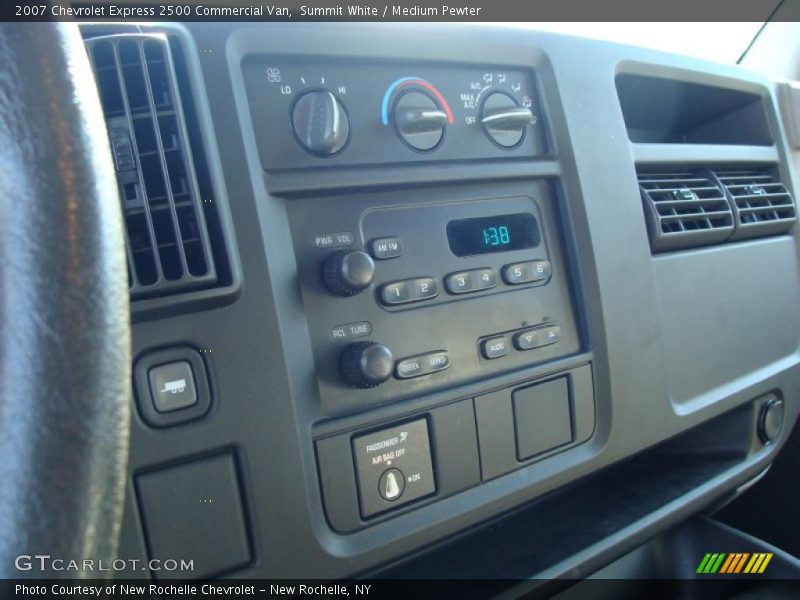 Controls of 2007 Express 2500 Commercial Van