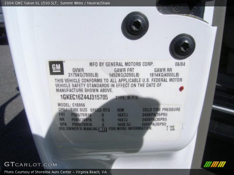 Summit White / Neutral/Shale 2004 GMC Yukon XL 1500 SLT