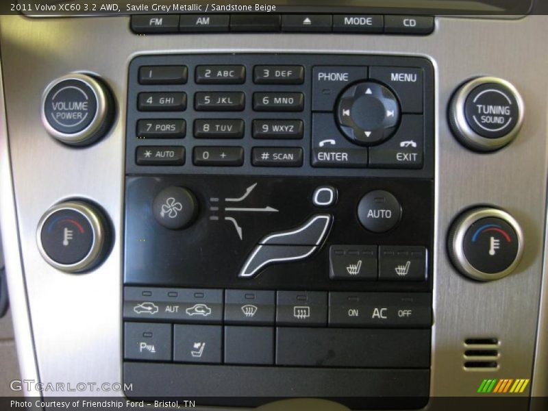 Controls of 2011 XC60 3.2 AWD