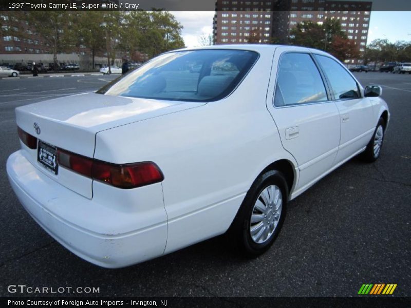 Super White / Gray 1997 Toyota Camry LE