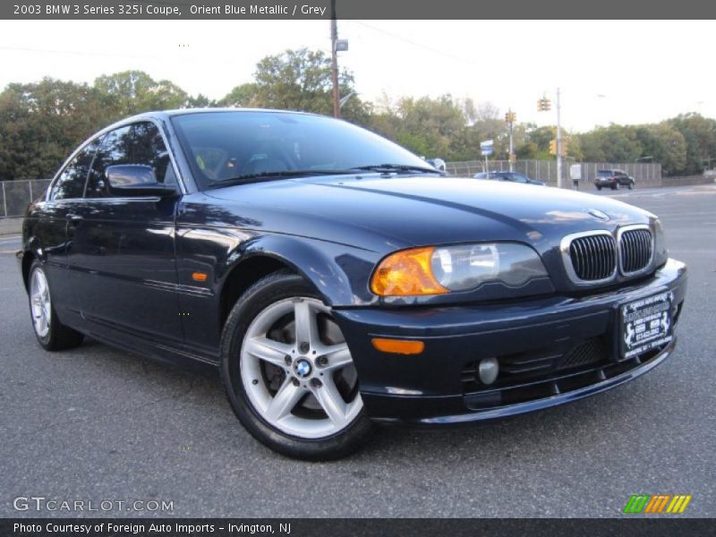 Front 3/4 View of 2003 3 Series 325i Coupe