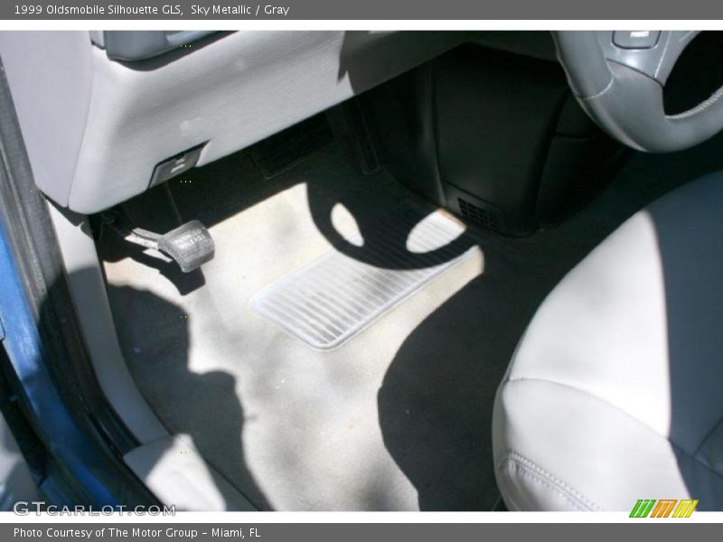 Sky Metallic / Gray 1999 Oldsmobile Silhouette GLS