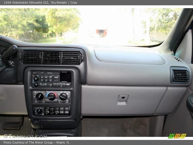 Sky Metallic / Gray 1999 Oldsmobile Silhouette GLS