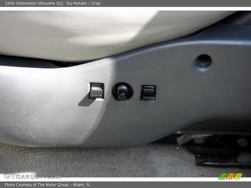 Sky Metallic / Gray 1999 Oldsmobile Silhouette GLS