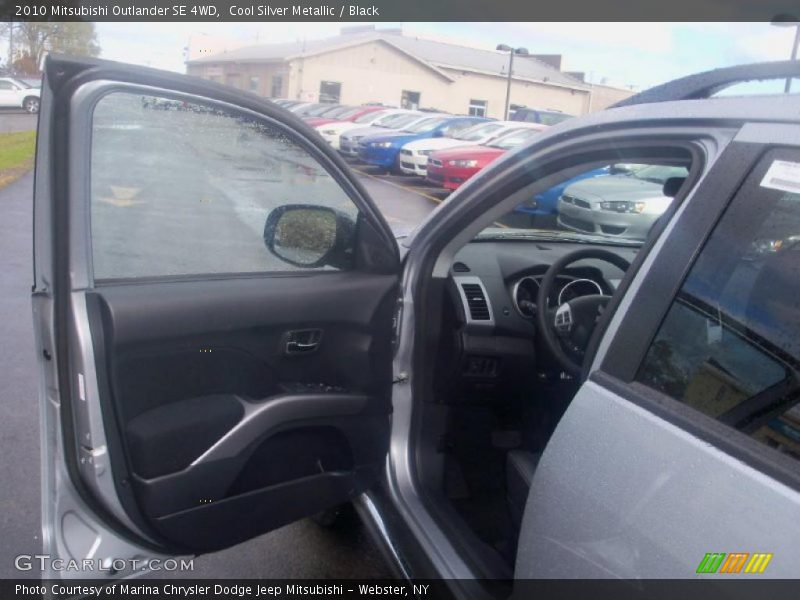 Cool Silver Metallic / Black 2010 Mitsubishi Outlander SE 4WD