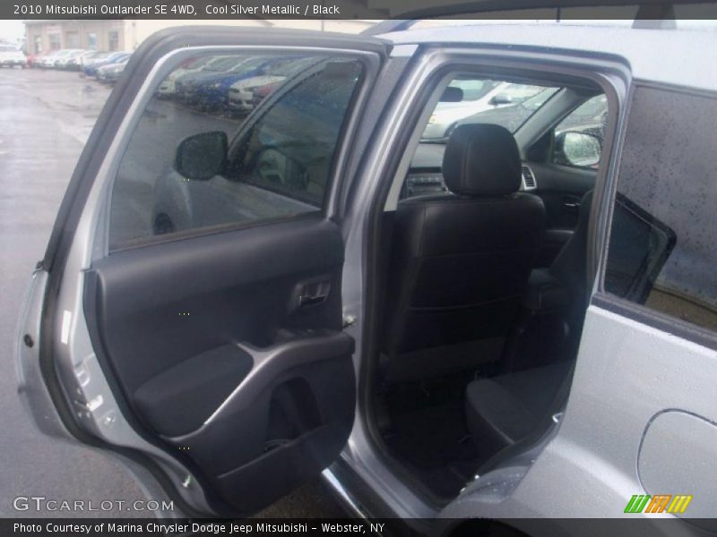 Cool Silver Metallic / Black 2010 Mitsubishi Outlander SE 4WD