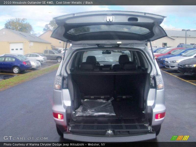 Cool Silver Metallic / Black 2010 Mitsubishi Outlander SE 4WD