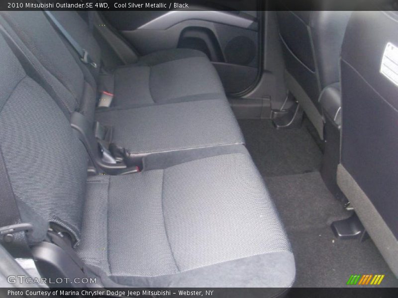 Cool Silver Metallic / Black 2010 Mitsubishi Outlander SE 4WD