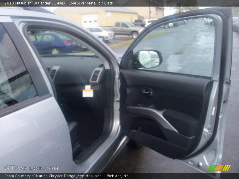 Cool Silver Metallic / Black 2010 Mitsubishi Outlander SE 4WD