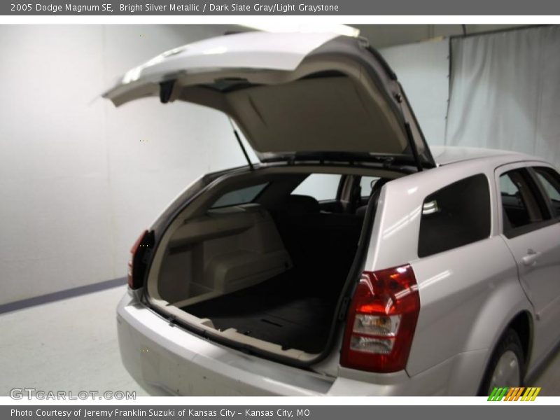 Bright Silver Metallic / Dark Slate Gray/Light Graystone 2005 Dodge Magnum SE