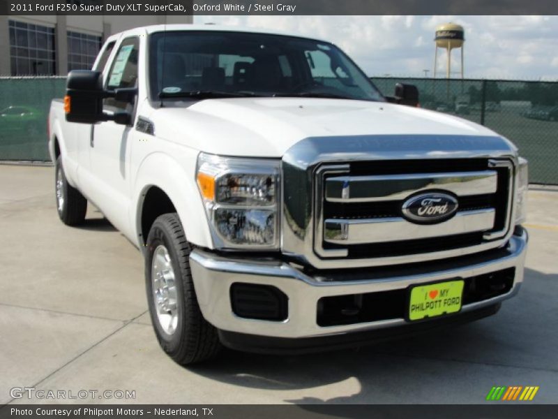 Front 3/4 View of 2011 F250 Super Duty XLT SuperCab